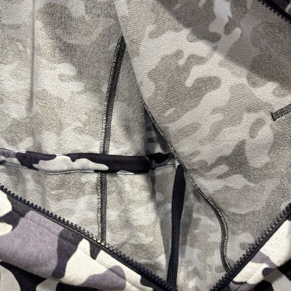 Fabletics Jacket Leah Oversized Camo Hoodie Cinch Waist Blue Women sz XXL - Picture 8 of 9